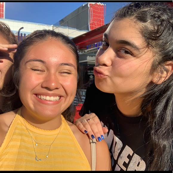 Meet your Posher, Andrea - Picture 1 of 1